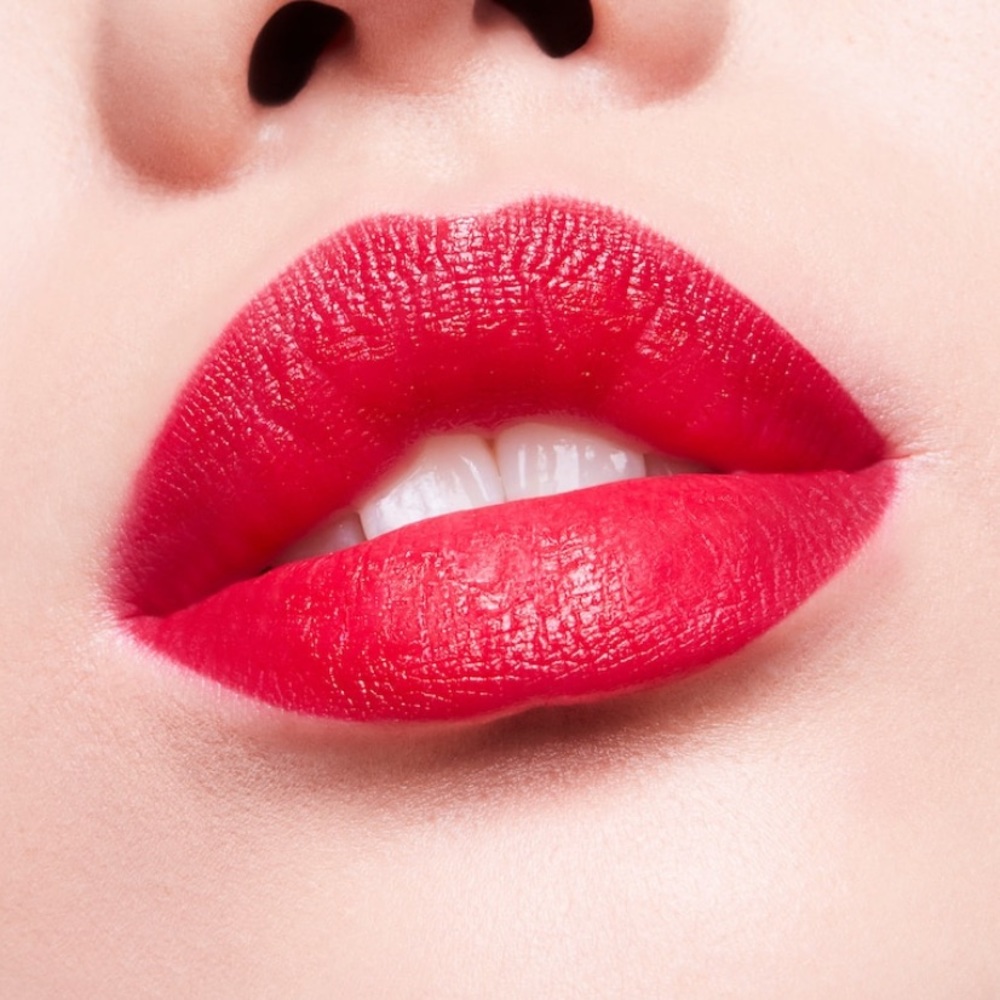 Hypnotizing holiday matte lipstick - wild card - Picture 5 of 7